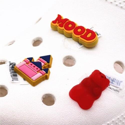 Original Mood Shoe Accessories Charms Lovely 3D Bear and Castle PVC Shoe Buckle Decoration for croc jibz Kids X-mas Party Gifts