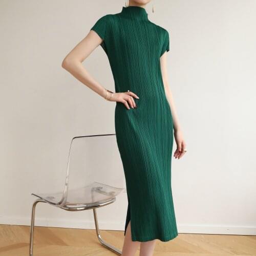 Manufacturer direct supply Issey Miyake summer high-end fashion slim stand collar side slit dress PLEATS