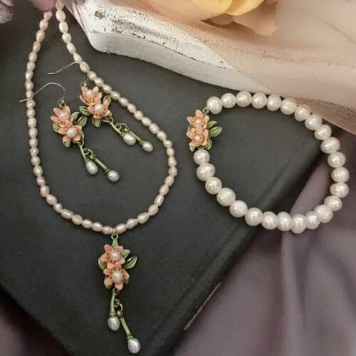New Retro Light Luxury Elegant Literature And Art Fresh Water Pearl Orange Flower Necklace Dinner Dress Exquisite Accessories