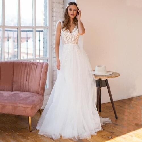 V-Neck Sleeveless Wedding Dresses With Shawl Applique Lace Backless Tulle A Line 2021 Boho Elegant Bridal Gowns Vestido De Noiva