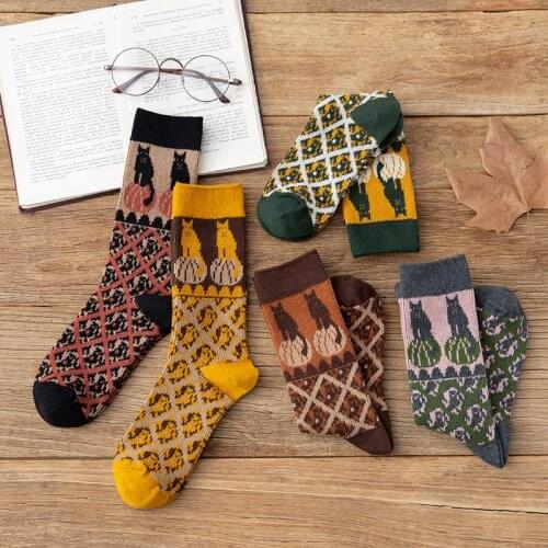 2021 New Autumn Winter Knit Socks Women Cotton Comfortable Retro Cute Cat Socks Tube Street Casual Happy Funny Socks Sokken