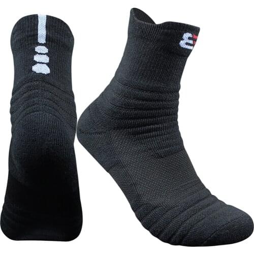 A pair of Basketball Socks Man Long Thickening Towel Bottom Cotton Socks Outdoors Run Badminton Tennis Sport Socks