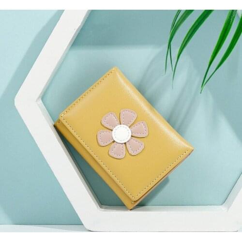 Cute Student New Multi-Card Slot Short Wallet Female Three-Fold Small Clutch Korean Version Of The Contrasting Ladies Purse