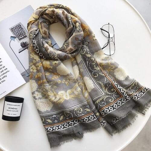 2019 Fashion Cotton Vintage Flower Print Fringe Scarves Shawl Beach Blossom Floral Fringe Wrap Hijab Muffler Free Shipping