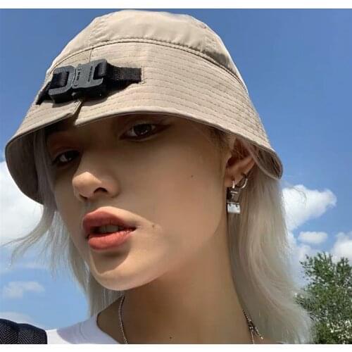 New Designer Button Autumn Winter Women Bucket Hats Fashion Man Hat Ladies Plaid Elegant Cool Hiphop Sunhat