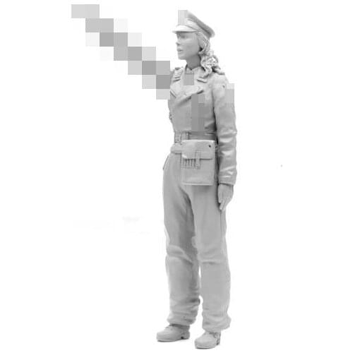 1/16 Scale Unpainted Resin Figure Female Tank Commander collection figure