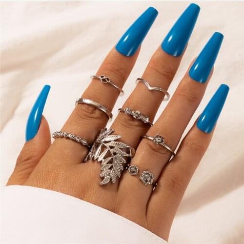 HI MAN 8Pcs/Set Punk Mixed Micro-Inlaid Crystal Feather Heart Flower V-Shaped Ring Women Fashion Elegant Banquet Jewelry