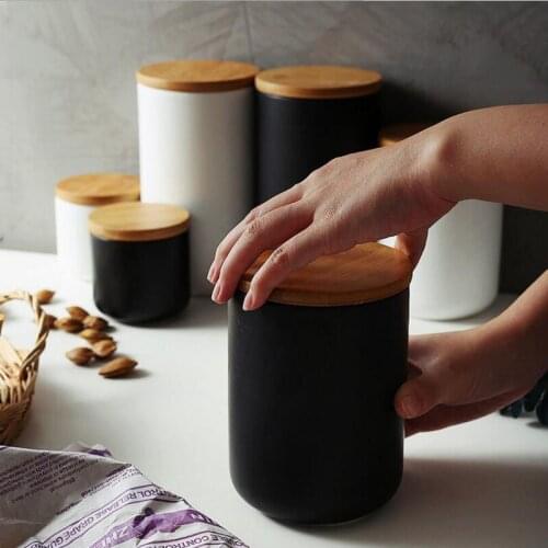 Household Kitchen Products Ceramic with Wooden Cap Seasoning Bottle Soy Sauce Pot Salt Sugar Pot Kitchen Seasoning Bottle M97C