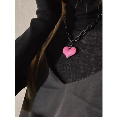 Hyperbole Creative Hiphop Colorful Acrylic Peach Heart Shape Pendant Necklaces for Women Dancing Night Club Trendy Love Jewelry