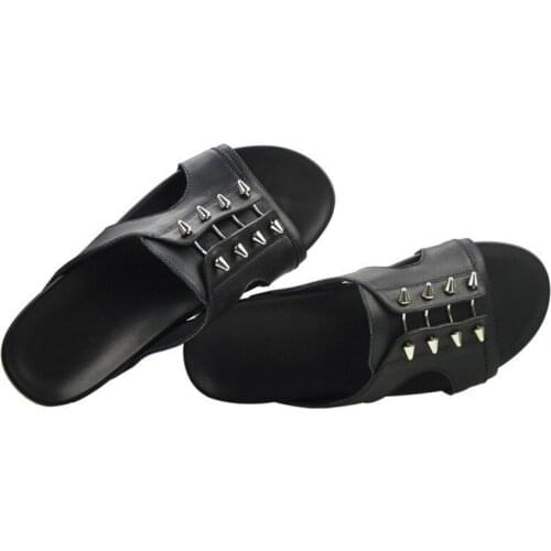 Summer New Designer Mens Beach Slippers Antiskid Platform Genuine Leather Slides Casual Rivets Streetwear Male Slippers Shoes