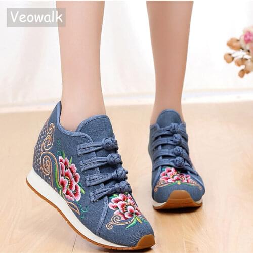 Veowalk Hidden Platforms Women Floral Embroidered Canvas Flat Sneakers Vintage Autumn Ladies Comfort Denim Cotton Travel Shoes