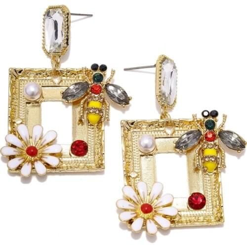 2019 Womens Classic Gold Frame Earrings Solid Flower Rhinestone Bee Dangle Brincos Girls Retro Luxury Christmas Gift Jewelry
