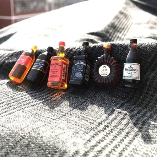 HOSENG Wine Bottle Tortoise Yellow Duck Cloud Dinosaur Resin Cartoon Brooch Cute Dress Backpack Pin Animals Fruit Badge HS_292