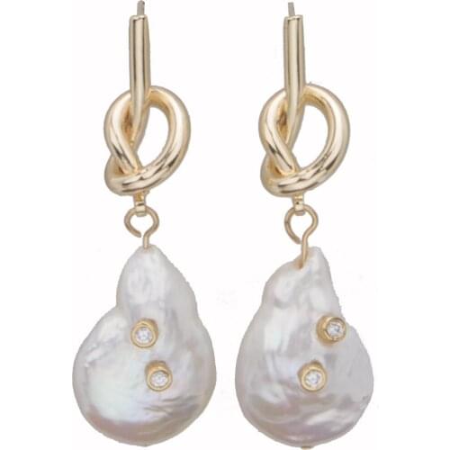 MPE062 Gorgeous irregular natural baroque pearl dangle earrings fashion women chic wedding earrings Europe style