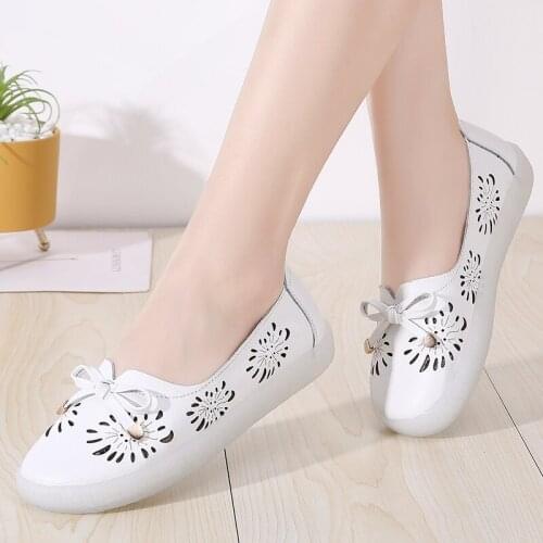 Womens Loafers Hollow Out Leather Flats Summer Casual Woman Shoes Flower Bowknot Lightweight Soft Moccasin White Black
