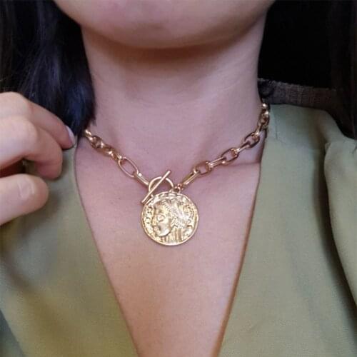 Trendy Gold Color Plating Face Engraved Big Pendant T BAR Choker Necklace For Women Elegant Gorgeous Office Lady Gift Decoration