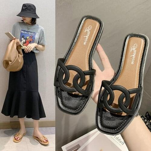 New hollow pig nose sandals womens summer outdoor beach comfortable flat bottom flip flops anti slip slippers wholesale