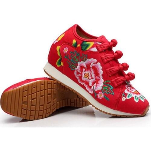 Cloth shoes increased within national wind in spring and summer with deep opening single square dance embroide