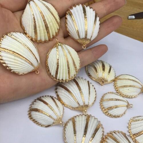 Natural shell Pendants Fan shaped Exquisite charms for Jewelry Making DIY Bracelet Necklaces earrings Accessories Size 35x45mm