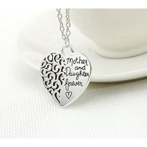 Fashion Hollow Lettering Love Peach Heart Pendant Necklace For Women 2017 Hot Sale New Volunge Jewelry