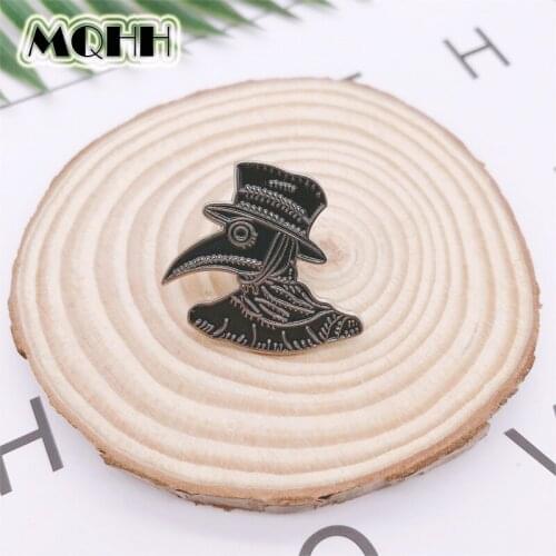 Cartoon fun animal bird crow hat character enamel brooch alloy badge inch shirt bag pin cute punk pin woman jewelry gift for kid