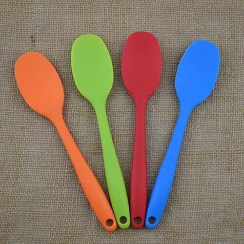 Hot Universal Heat Resistant Integrate Handle Silicone Spoon Scraper Spatula Ice Cream Cake Kitchen Tool Utensil