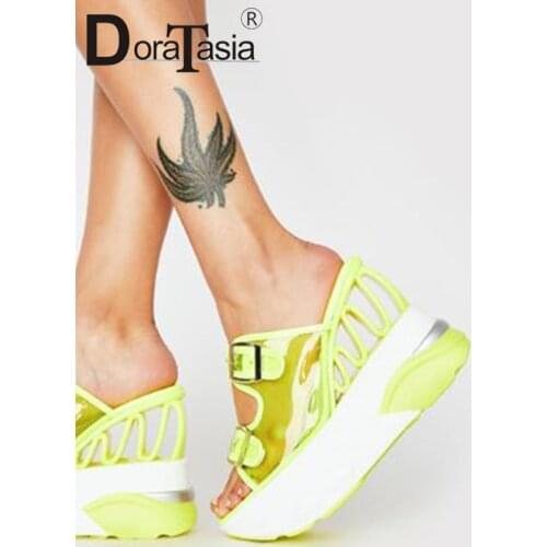 Big Size 35-43 New Ladies Wedges High Heels Slippers Fashion Buckle Platform Slippers Women 2021 Casual Beach Mules Shoes Woman