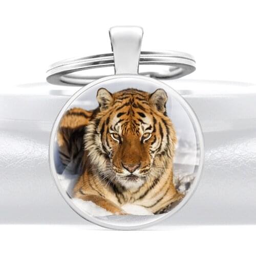 Tiger On The Snow Pattern Silver Color Glass Dome Keychains Unique Men Women Key Ring Jewelry Gifts