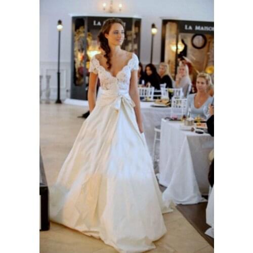 2019 Sexy Short Sleeves V Neck Lace Top Taffeta A line Ivory Wedding Dresses vestido de noiva Bridal Gowns dress With Ribbons