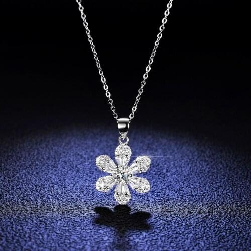 925 Sterling Silver Pendant 0.5 Carat Moissanite Necklace Women Fashion Flower New Silver Pendant