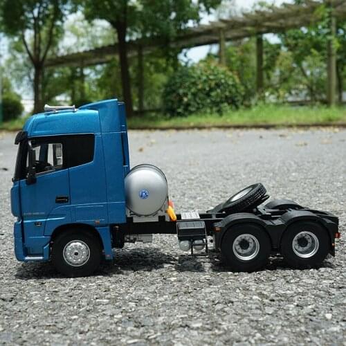 1:24 Diecast Simulation Vehicle Foton Auman EST-A LNG Natural Gas Tractor Truck Model Collection Souvenir Collectible Display
