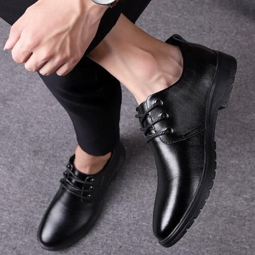 Causal shoes sale mens sneakers Shoes new flat 2020 Fashion Men Light fashion Casual leather for black men sports comfortable