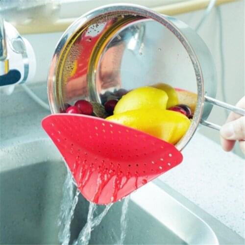 1 PC Colander Pot Strainer Clip On Silicone Colander Drain Tool Fits all Pots and Bowls Kitchen Cleaning Tool Vegetable Cookware