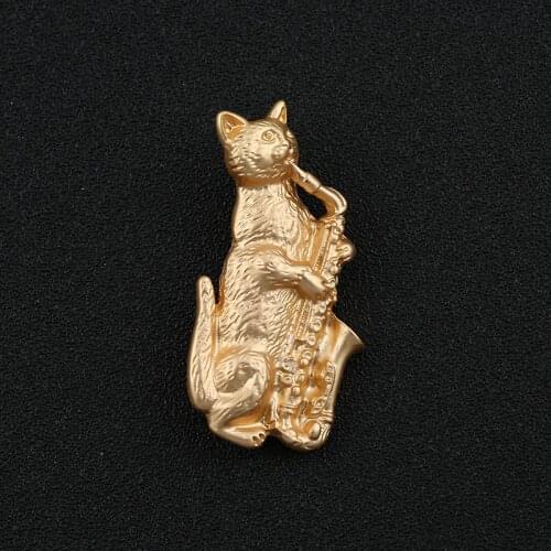 Fashion Gold Cute Brooches Pins Trendy Unique Design Saxophone Cat Badge Brooch Animal Jewelry For Women Kids Gift Wholesale