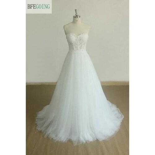 White Tulle Lace Sweetheart Strapless Floor-Length A-line Wedding dress Chapel Train Custom made