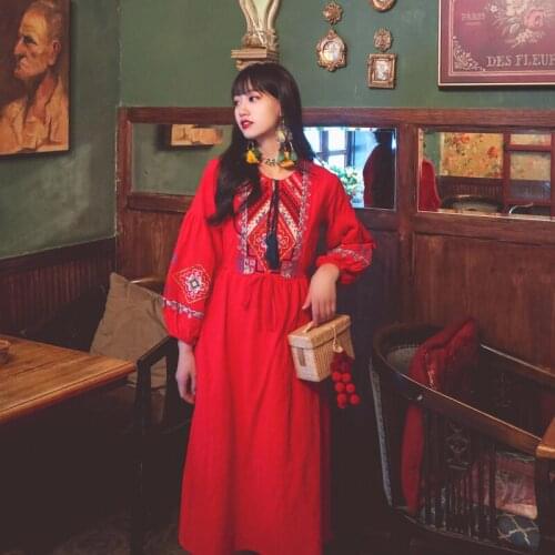 Make Bohemia national wind restoring ancient ways heavy embroidery dress four color cotton and linen close tied with take holida