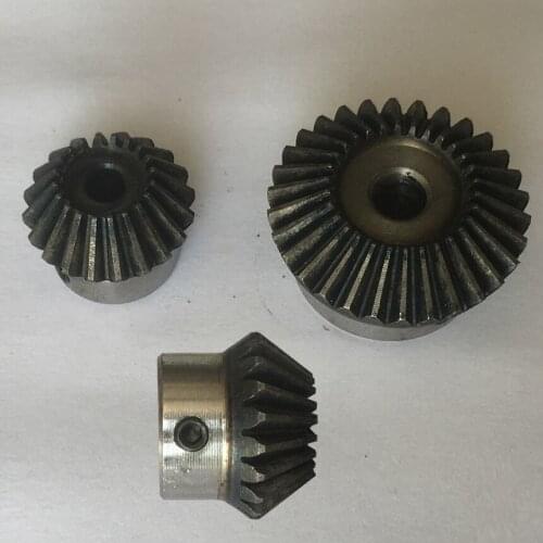 30 Teeth 19mm 20mm 22mm 25mm Pilot Bore 1:1 Ratio 6.29mm Pitch 2 Module 2M 90 Degree 45# Steel Tapered Wheel Pinion Bevel Gear