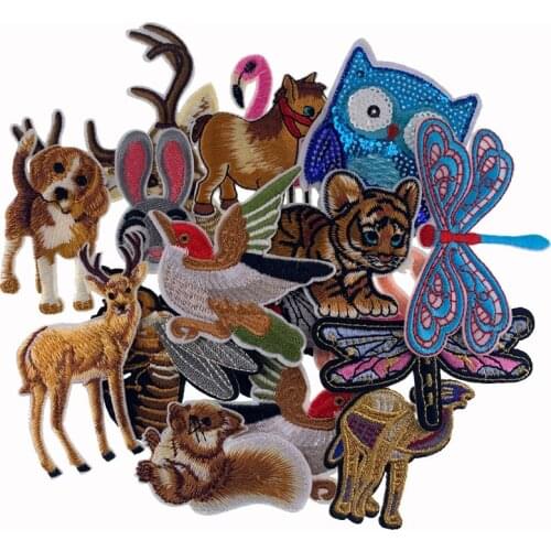Animal Pattern Iron on Patches Embroidery Dog Bird Horse Tiger Christmas Deer patches for clothing Sewing Badges Accessory