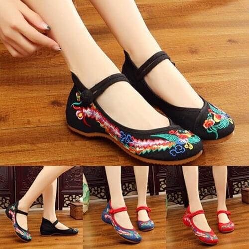 Women Embroidered Floral Canvas Shoes Traditional Chinese Old Peking Ballerina Female Casual Flat Loafer Shoes Mujer Sapatos