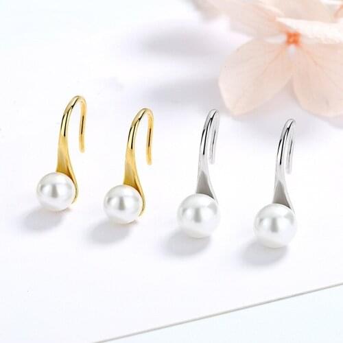 2021 Elegant Fresh Women Imitation Pearl Earrings Bohemia Fashion Silver Plated Pearl Stud Earrings Wedding Jewelry for Women