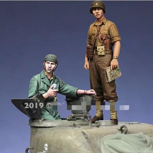 2 resin soldiers 1:35