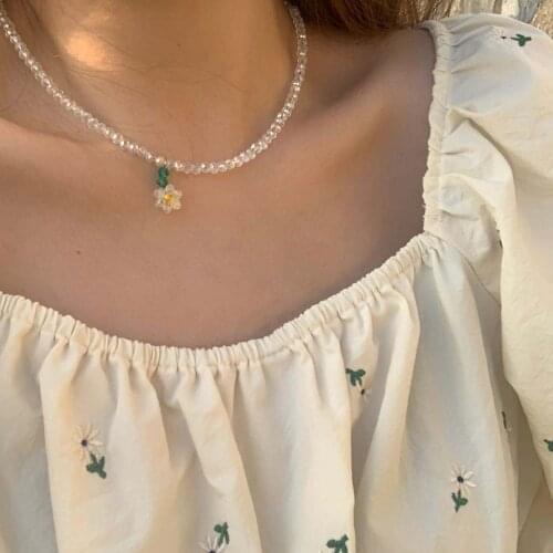 Transparent beaded flower cool summer necklace female Japanese and Korean ins simple temperament clavicle chain necklace flower