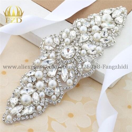 30pcs) Wholesale Iron On Crystal Pearls Sewing Wholesale Bridal Rhinestone Sliver Applique for Wedding Dresses Sash Headdress