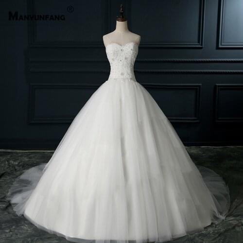 2021 Hot Sale Crystal Embroidery Appliques Tulle Chapel Train Bridal Ball Gown 100% Real Lace Up Back Strapless Wedding Dress