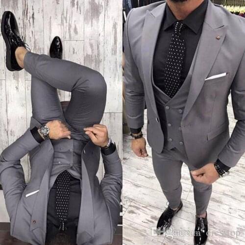 Grey Men Suits for Wedding Lapel Gentle Groom Wear Slim Fit Groomsmen Wedding Tuxedos 3 Piece Jacket Pants Vest Best Man Blazer