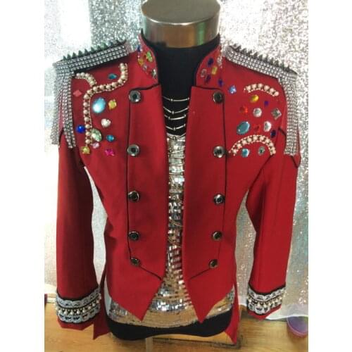 Fashion Royal style Mens Red Crystal Rhinestone Tassel Epaulet Tuxedo Suit Jacket Bar club Male Singer Performance costume