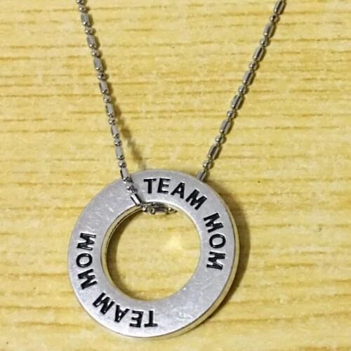 2PCS Team Mom Chain Necklace Sports Club Cheering Mom Party Favors Jewellery Congratuation