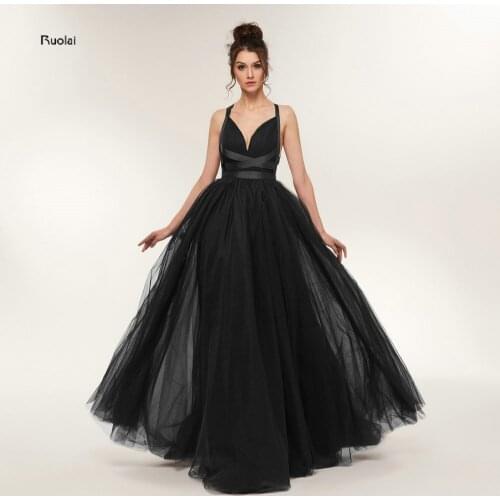Sexy Black Evening Dresses 2018 Long Train V Neck Tulle Evening Gown Formal Party Dress Crossed Strings Back Robe De Soiree