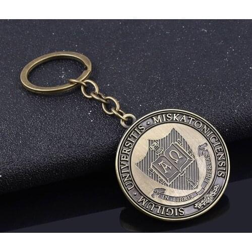 Cthulhu Nyarlathotep Hastur Keychain Lovecraft Works Round High Quality Metal Pendant Vintage Key Ring for Women Man Party Gift