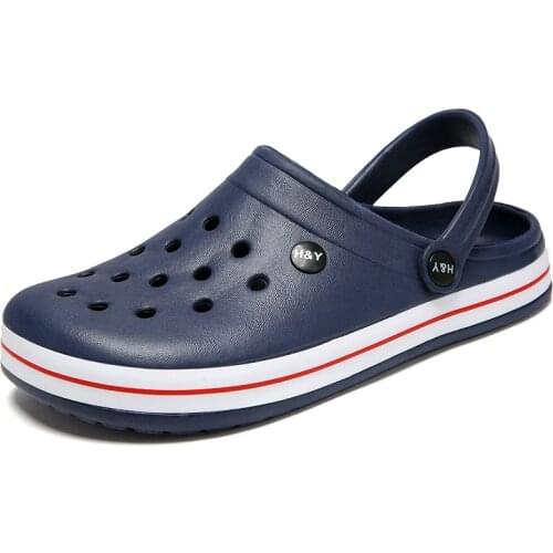 2021 Boy Sandals Crocks Summer Hole Shoes Crok Rubber Clogs Mens EVA Garden Shoes Black Cro Beach Flat Men Sandals Slippers